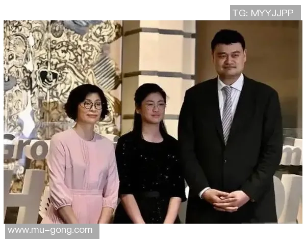 姚明篮球生涯回顾：从天赋异禀到全球偶像的成长之路