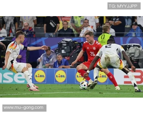 意甲赛场上演精彩对决皇马大胜拜仁神扑瞬间引发全场欢呼