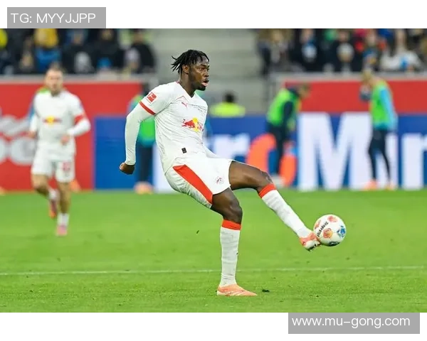 国王杯惊现冷门曼联与莱比锡激战成平局战术解析引发热议