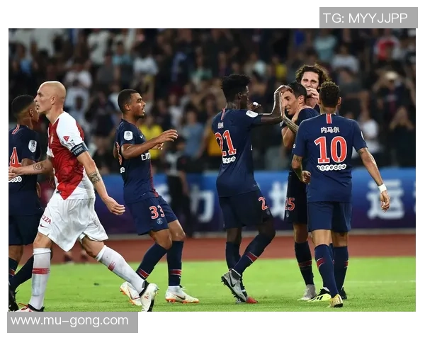 世界杯精彩对决里昂逆转巴黎圣日耳曼帽子戏法点燃全场激情